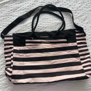 3 for $20 🔥 Victoria’s Secret Weekend bag